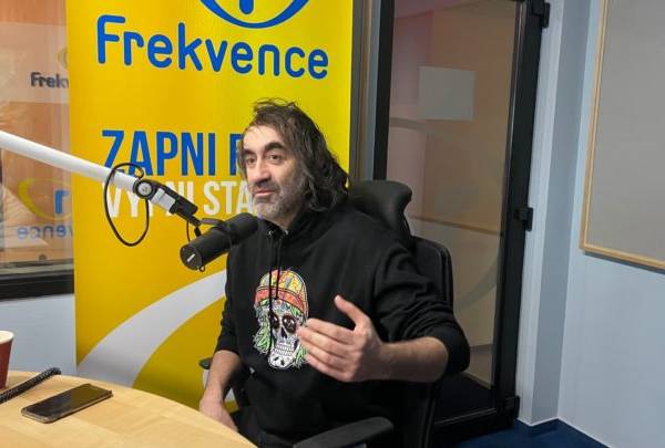 Host Frekvence 1